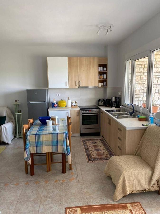 Polys Apartment And Paraskevi Studio With View Ptolemaida Buitenkant foto