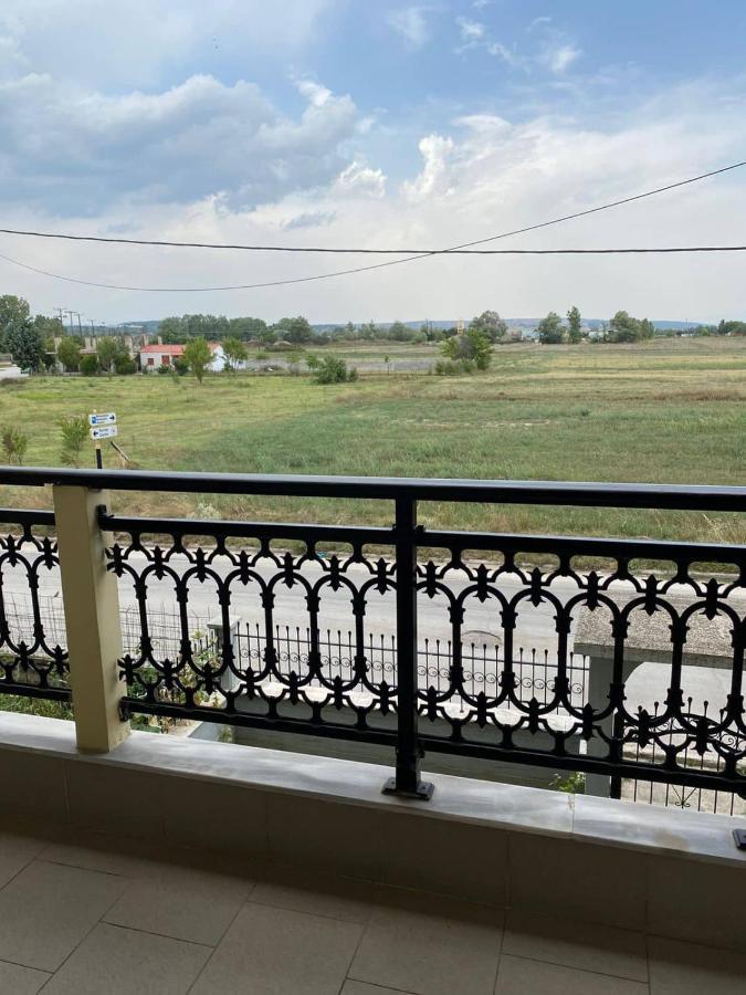 Polys Apartment And Paraskevi Studio With View Ptolemaida Buitenkant foto