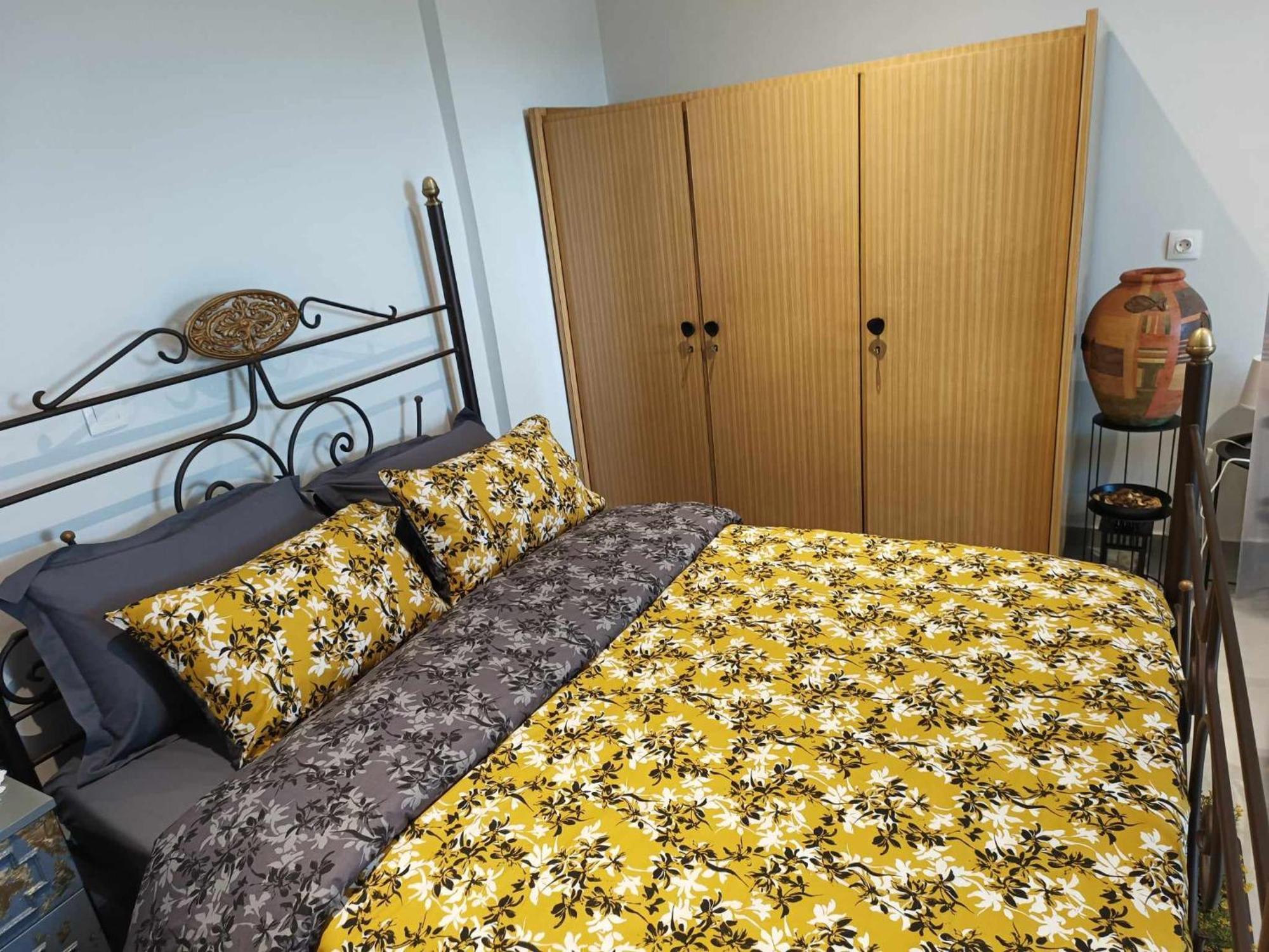 Polys Apartment And Paraskevi Studio With View Ptolemaida Buitenkant foto