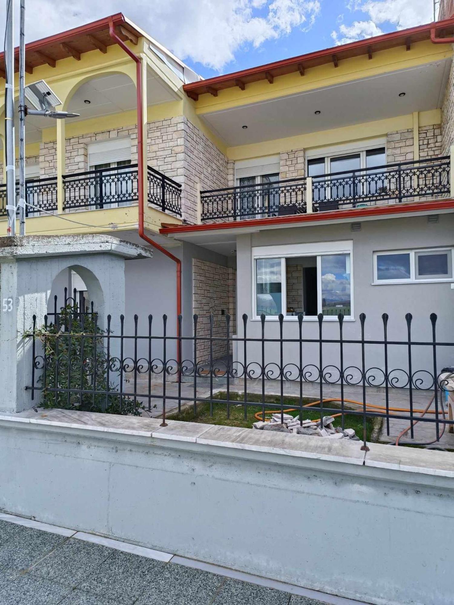 Polys Apartment And Paraskevi Studio With View Ptolemaida Buitenkant foto